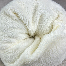 Charger l'image dans la galerie, Bonnet Le Tressé à Pompon (6 couleurs disponibles)