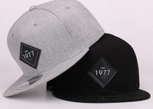 Charger l'image dans la galerie, Casquette 1977 (2 couleurs disponibles)