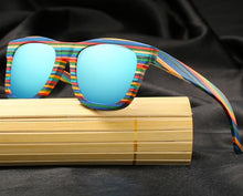 Charger l'image dans la galerie, Lunettes de soleil en bois Pride (4 couleurs disponibles)