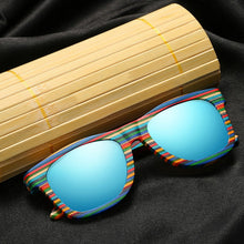 Charger l'image dans la galerie, Lunettes de soleil en bois Pride (4 couleurs disponibles)