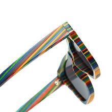 Charger l'image dans la galerie, Lunettes de soleil en bois Pride (4 couleurs disponibles)