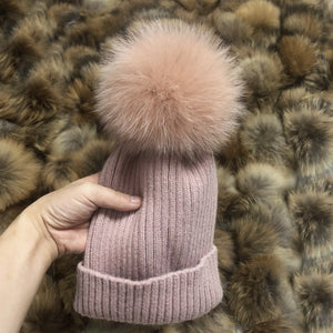 Bonnet Pompon Luxe Winter (15 couleurs disponibles), tailles adulte et enfant.